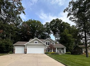 3823 Harbor Breeze Dr, Norton Shores, MI