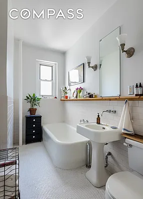 Sold by Compass | media 5