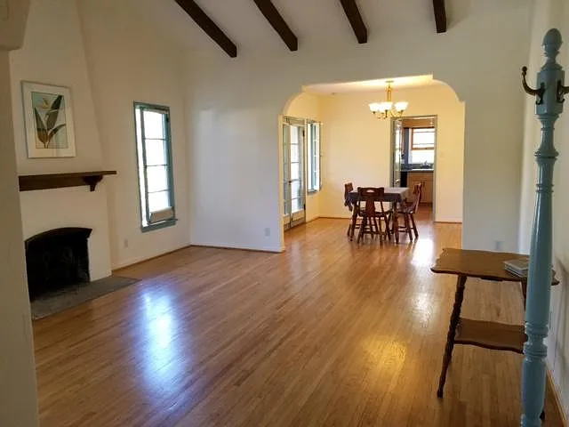 2 bed, 1101 sqft, $4,200 — Photo 3