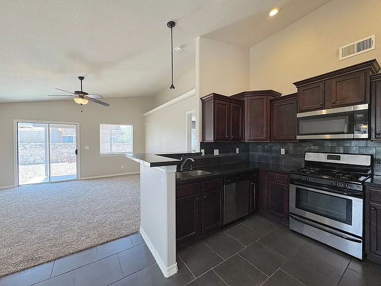 10925 Coyote Ranch Ln — Photo 9