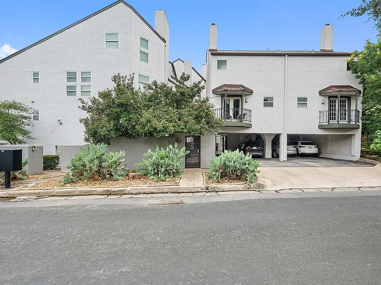 1500 Woodlawn Blvd #11 — Photo 26