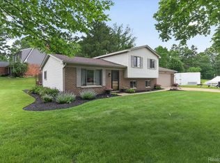 4903 Cape Town, Highland, MI 48356