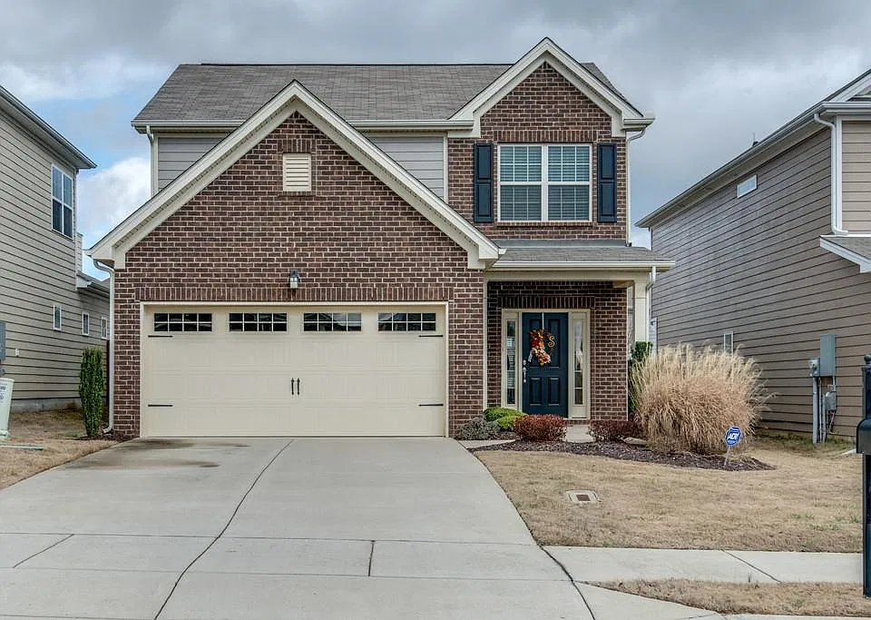 1037 Hemlock Dr