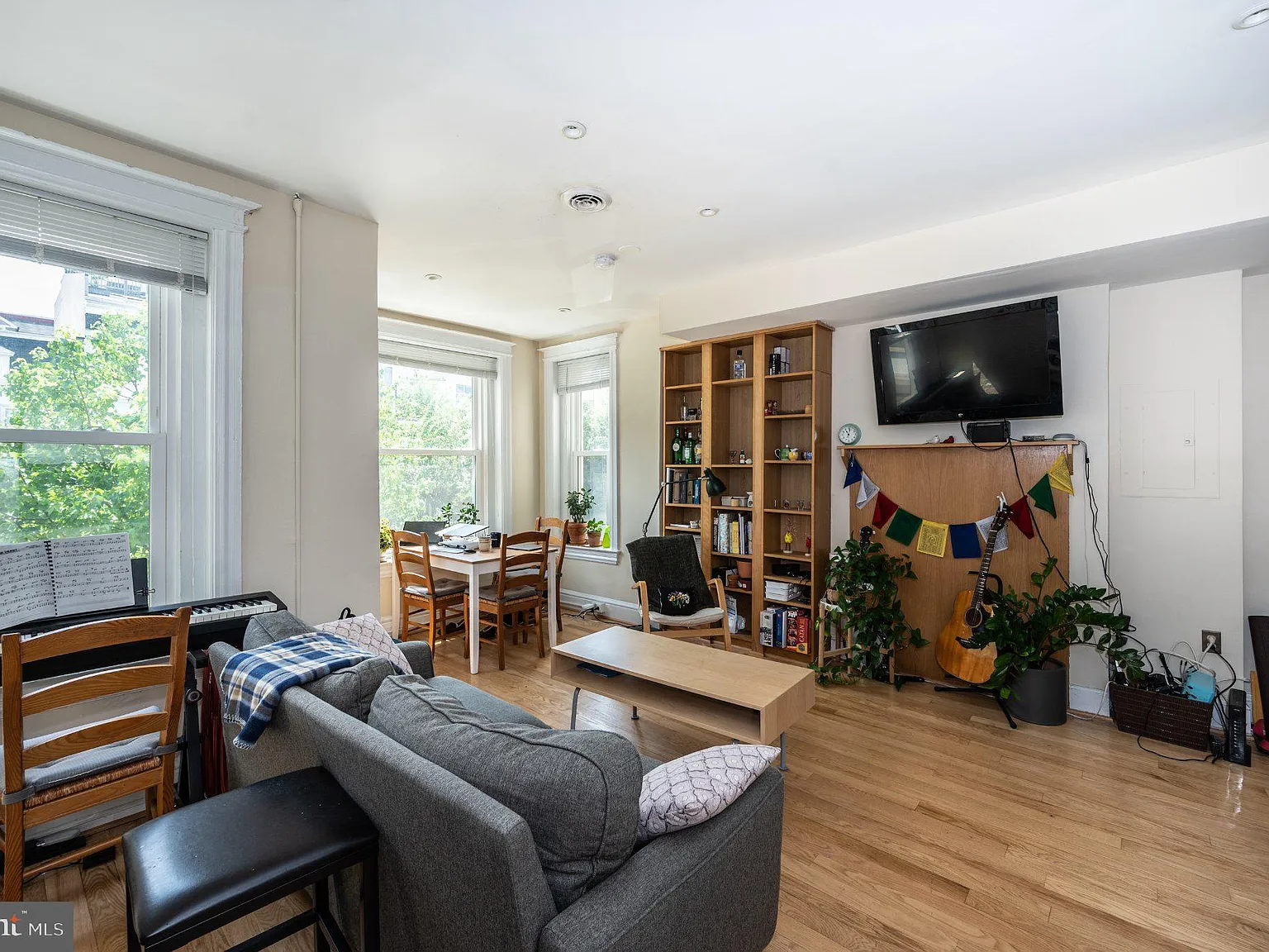 2 bed, 1.0 bath, 900 sqft, $2,900 — Photo 3