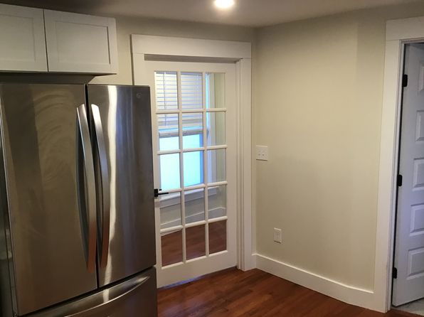 38 Pleasant St APT 4