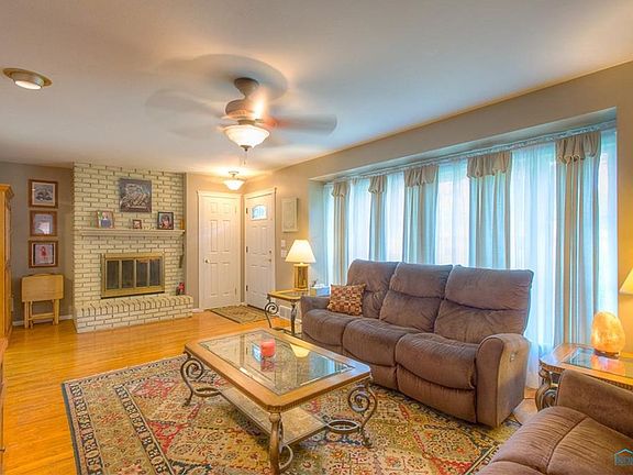 4th image of 3015 Isha Laye Dr