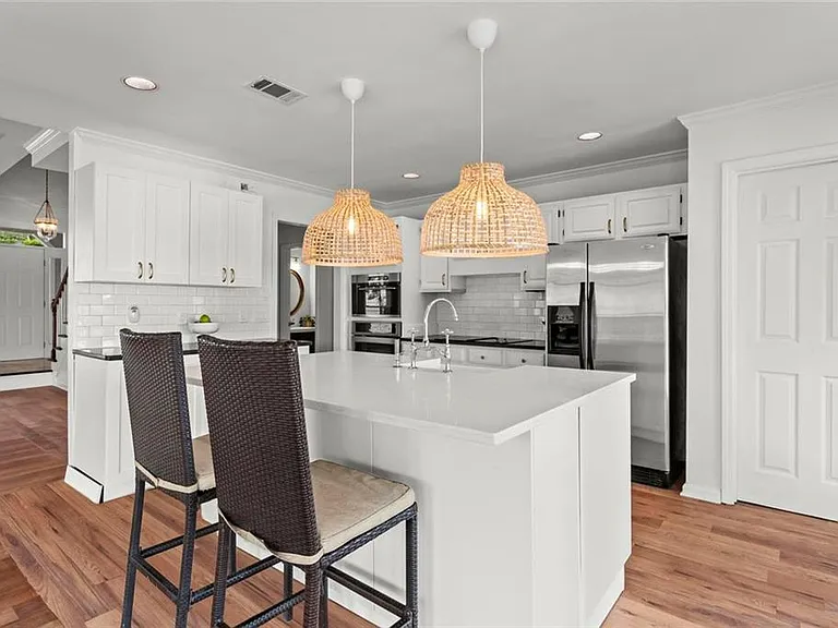 1695 Spinnaker Dr — Photo 9