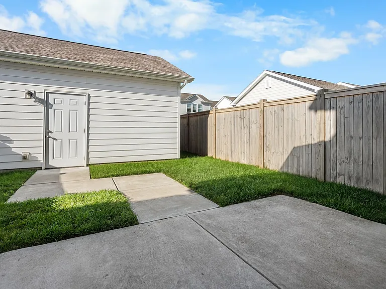 235 Southmen Ln — Photo 26