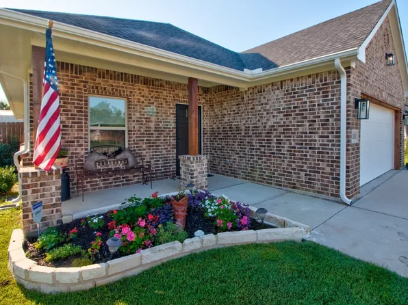 203 Fitzgerald Ct, Tioga, TX 76271