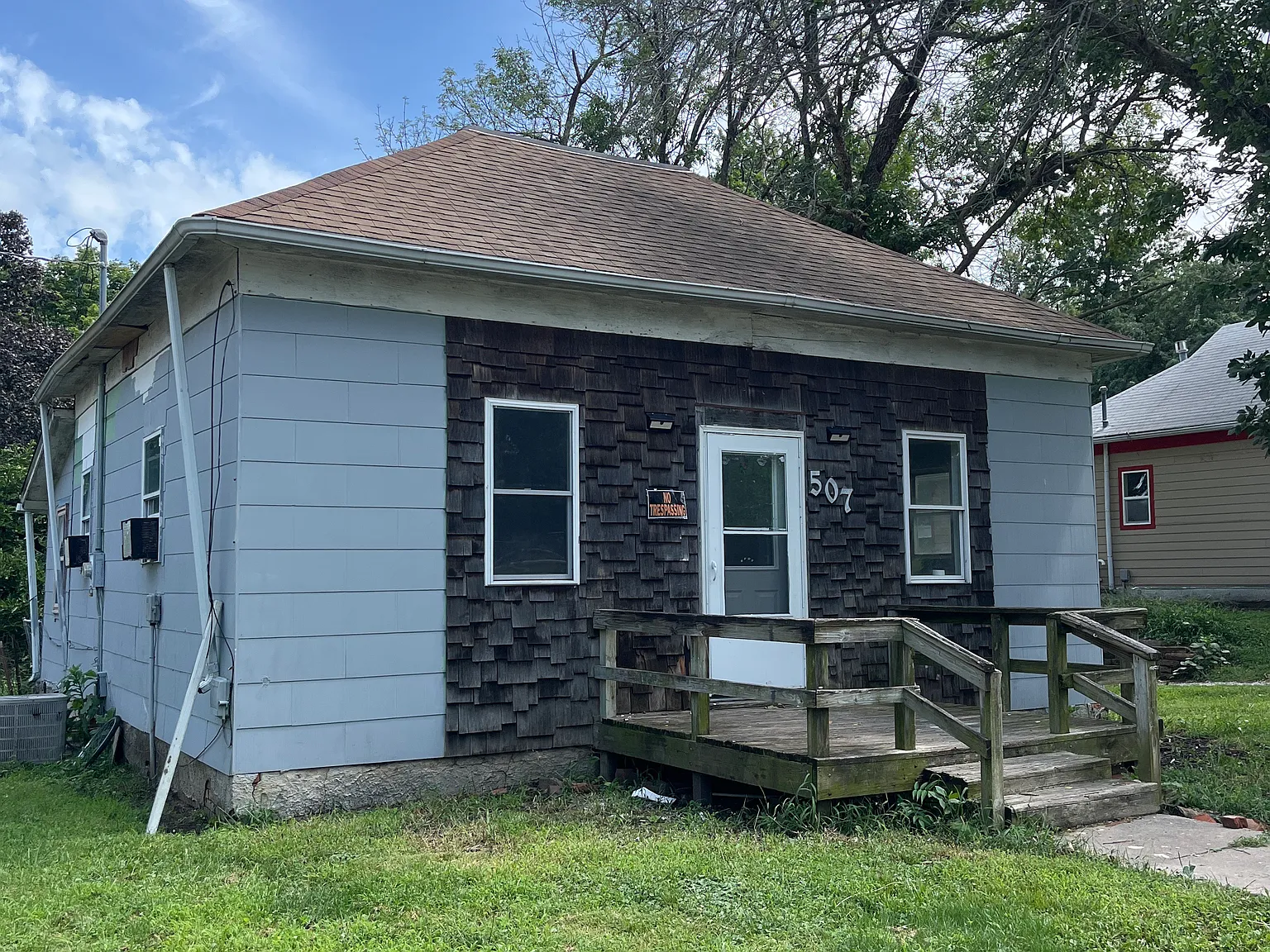 3 bed, 832 sqft, $975 — Photo 1