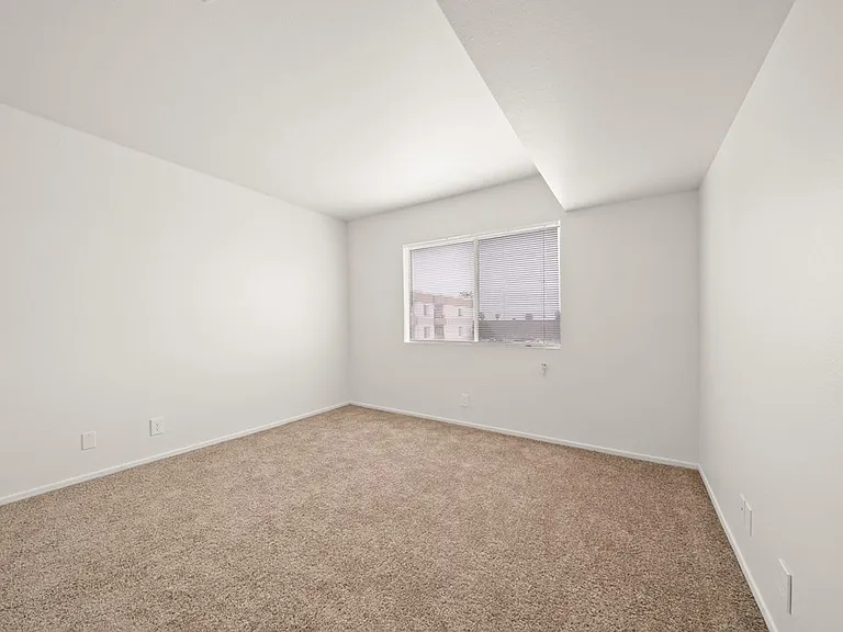 730 Pine Ave. — Photo 4