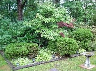 220 Hickory Rd, Bear Creek Township, PA 18702