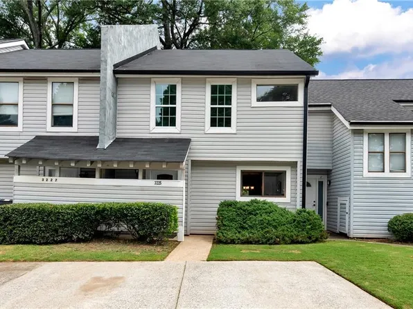 3225 Tennington Pl, Lawrenceville, GA 30044