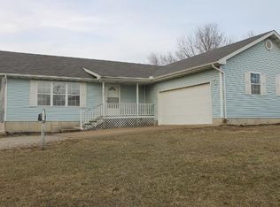 415 W 5th St, Mountain Grove, MO 65711