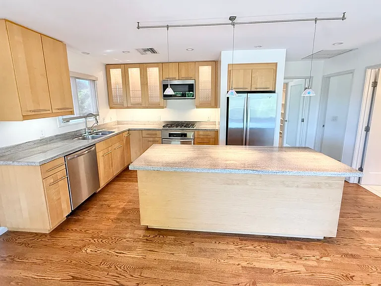 Spacious 3BR Bluff Heights Home | Gated Yard, Garage & Modern Upgrades — Photo 47