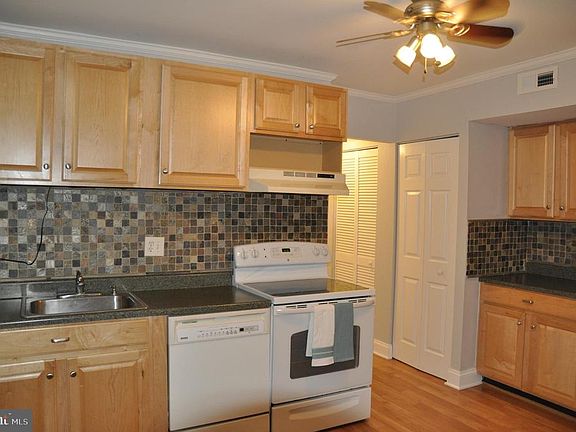 3rd image of 9707 Kings Crown Ct APT 002