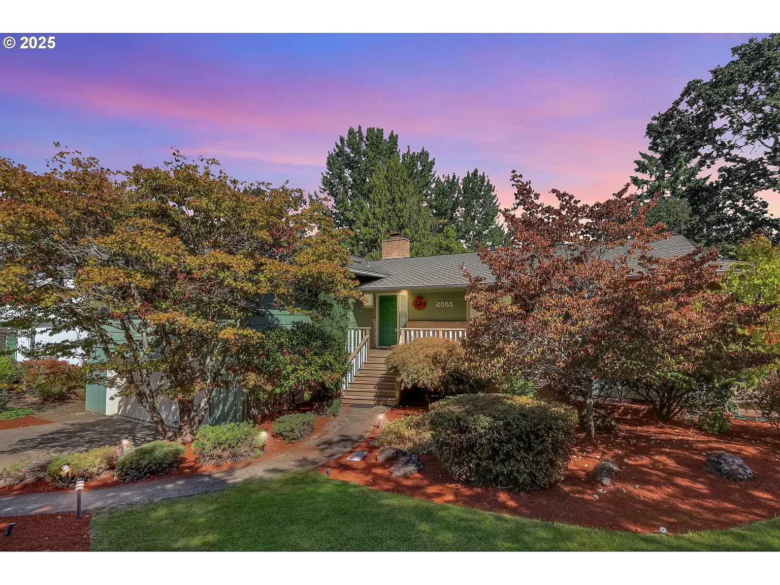 2085 Trillium St photo 1