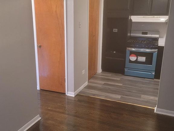 4th image of 8700 S Paxton Ave #F2