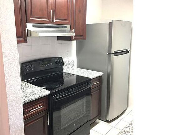 5th image of 4056 Van Dyke Ave APT 3