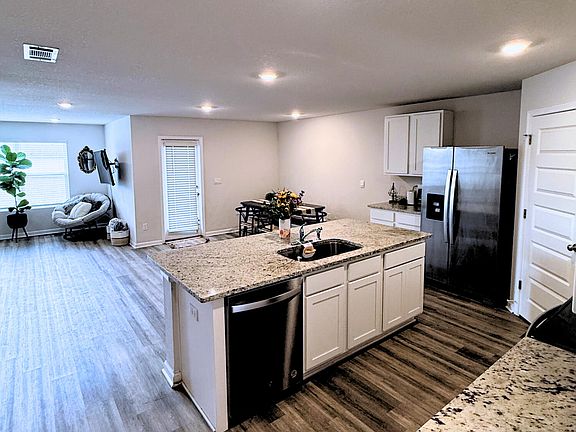 5th image of 809 Otto Loop