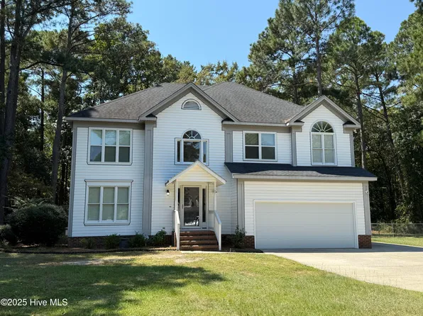 8181 Carnostie Drive, Laurinburg, NC 28352