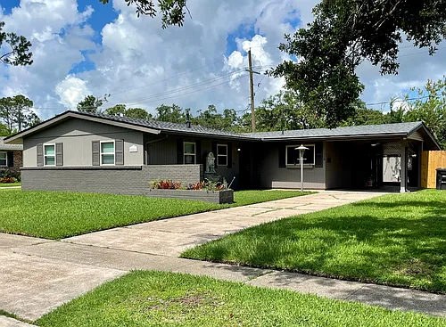 558 Ashlawn Dr Photo 1