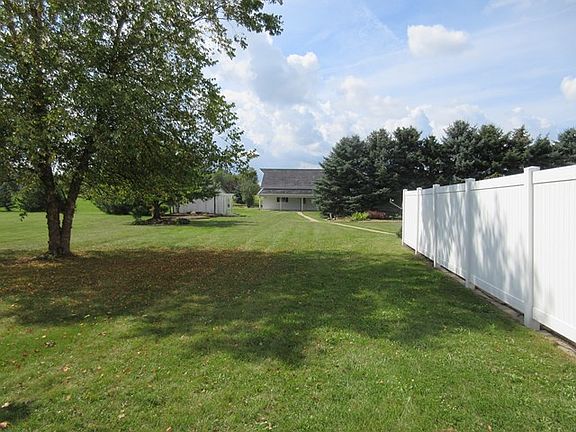 3rd image of 1618 County Road 1095