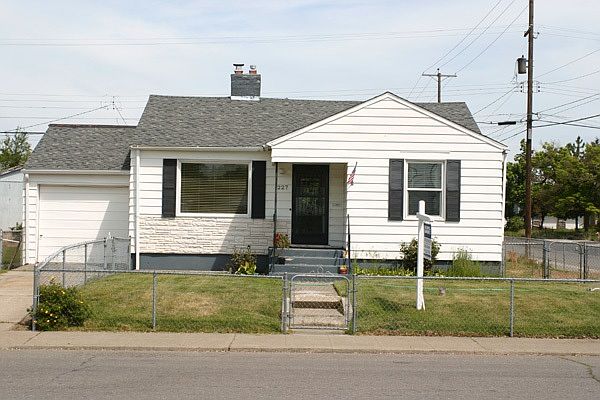 1st image of 227 E Heroy Ave
