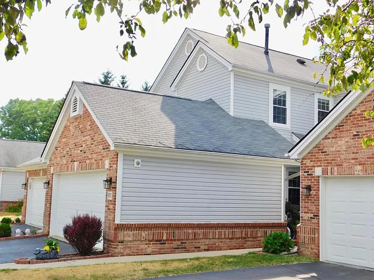 1097 Fairways Blvd — Photo 2