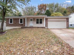 5016 Country Valley Dr, Imperial, MO 63052