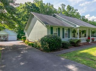 281 Oakridge Dr SE, Cartersville, GA 30121