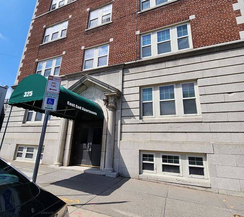 1st image of 325 Alexander St #35