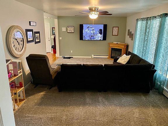 2nd image of 2992 Hillcrest Dr