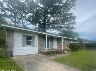 32 Cornell Dr, Jacksonville, NC 28546