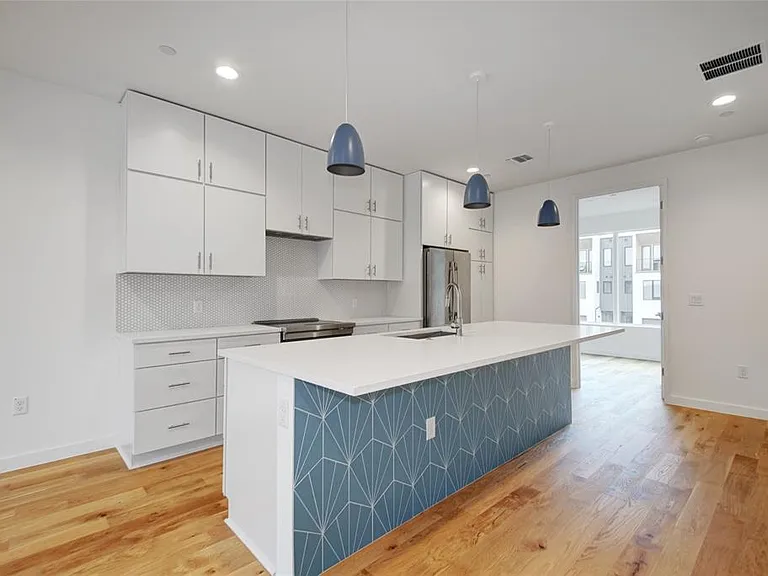 6020 Springdale Rd #3 — Photo 2