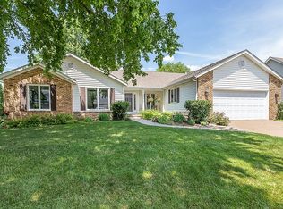 2520 Hunter Rd, Bettendorf, IA 52722