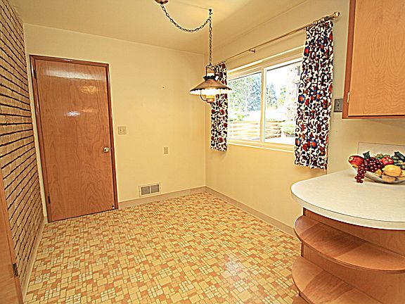 Kitchen eating space