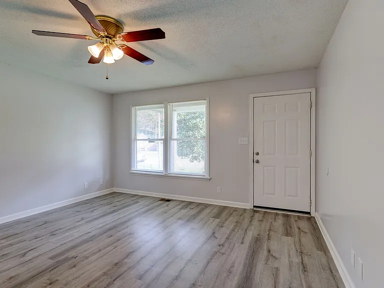 204 Bob White Dr — Photo 11