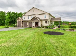 1555 Old Plains Rd, Pennsburg, PA 18073