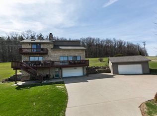 10576 Jordan Ln, Dubuque, IA 52003