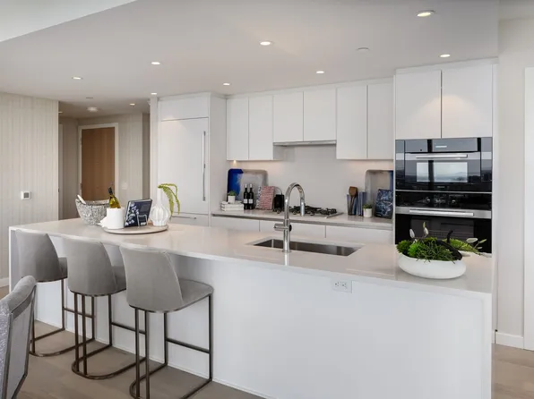 485 W 42nd Ave #2404, Vancouver, BC V5Y 2S8