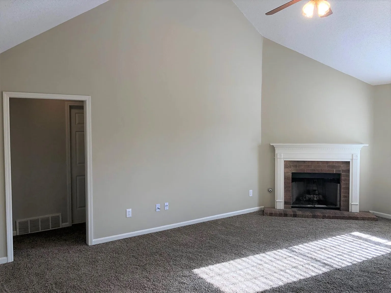 3 bed, 1700 sqft, $2,195 — Photo 4