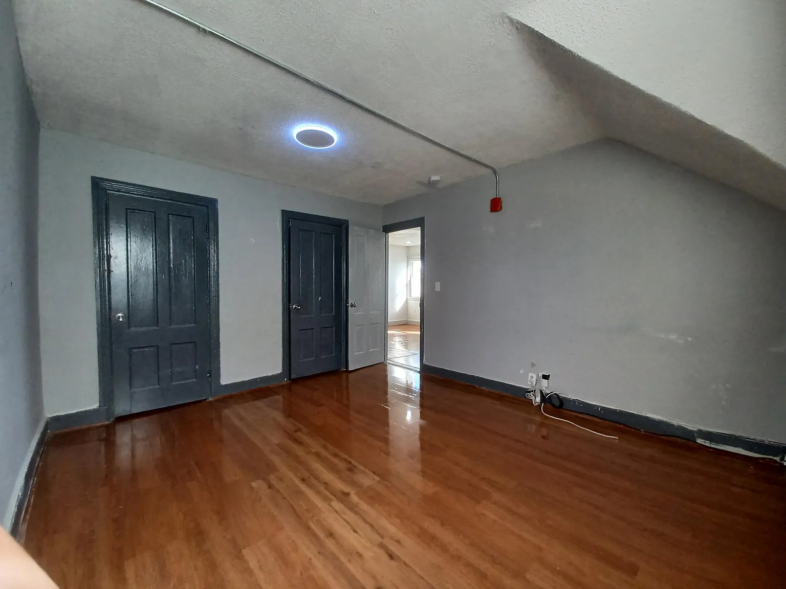 2 bed, 700 sqft, $1,900 — Photo 4