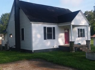 108 Wood St, Lapaz, IN 46537