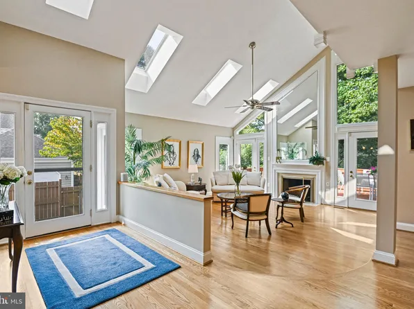 3108 Castleton Ct, Oakton, VA 22124