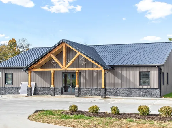 Suites at Hunter's Point - 245, 3400 Sandpiper Dr, Clarksville, TN 37042