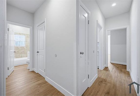 5th image of 2001 W 70th St
