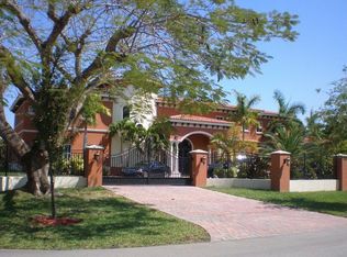 10801 SW 62nd Ave, Pinecrest, FL 33156