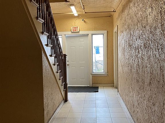 4th image of 755 S Boyle Ave