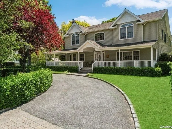 86 Eklund Boulevard, Nesconset, NY 11767